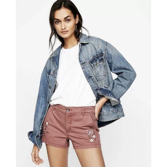 NWT Express Mid Rise Shortie Dusty Rose Embroidered Floral Shorts Women’s Size 8 - Picture 1 of 16
